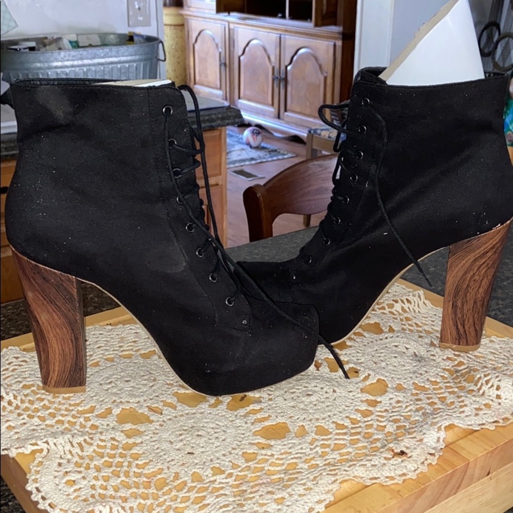Sexy heel boots 👢